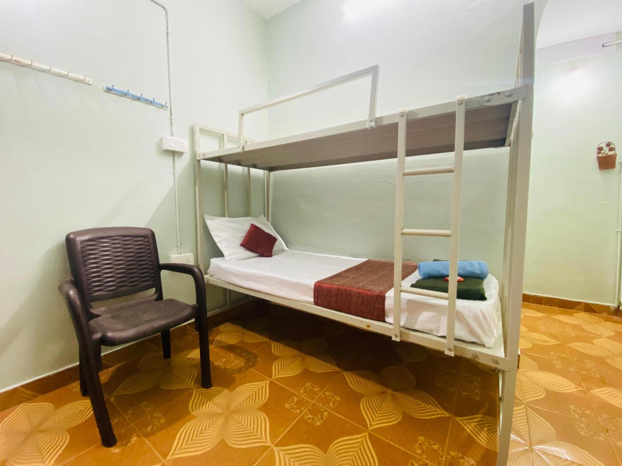 Happy Living Dormitory Kannur Railway Station Экстерьер фото